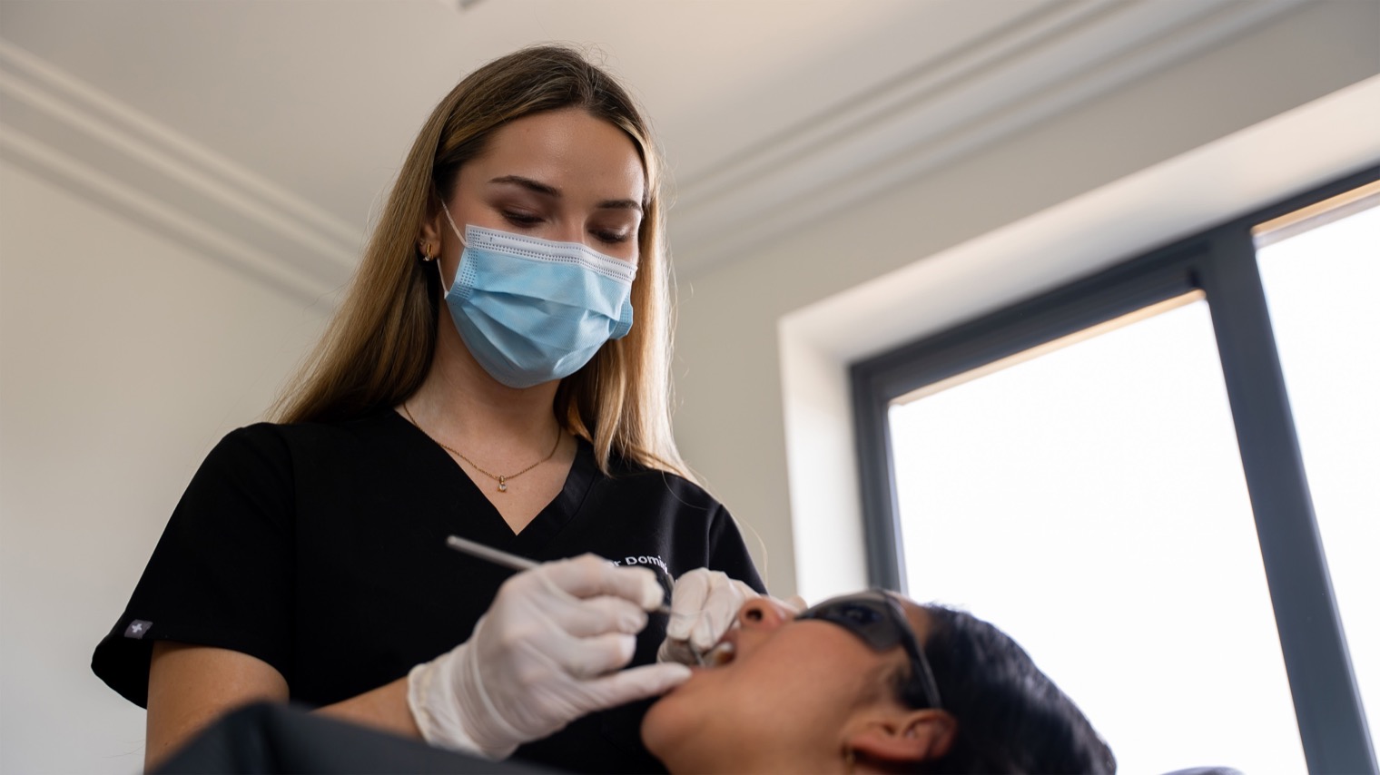 The Complete Guide to Maintaining Healthy Teeth thumbnail image