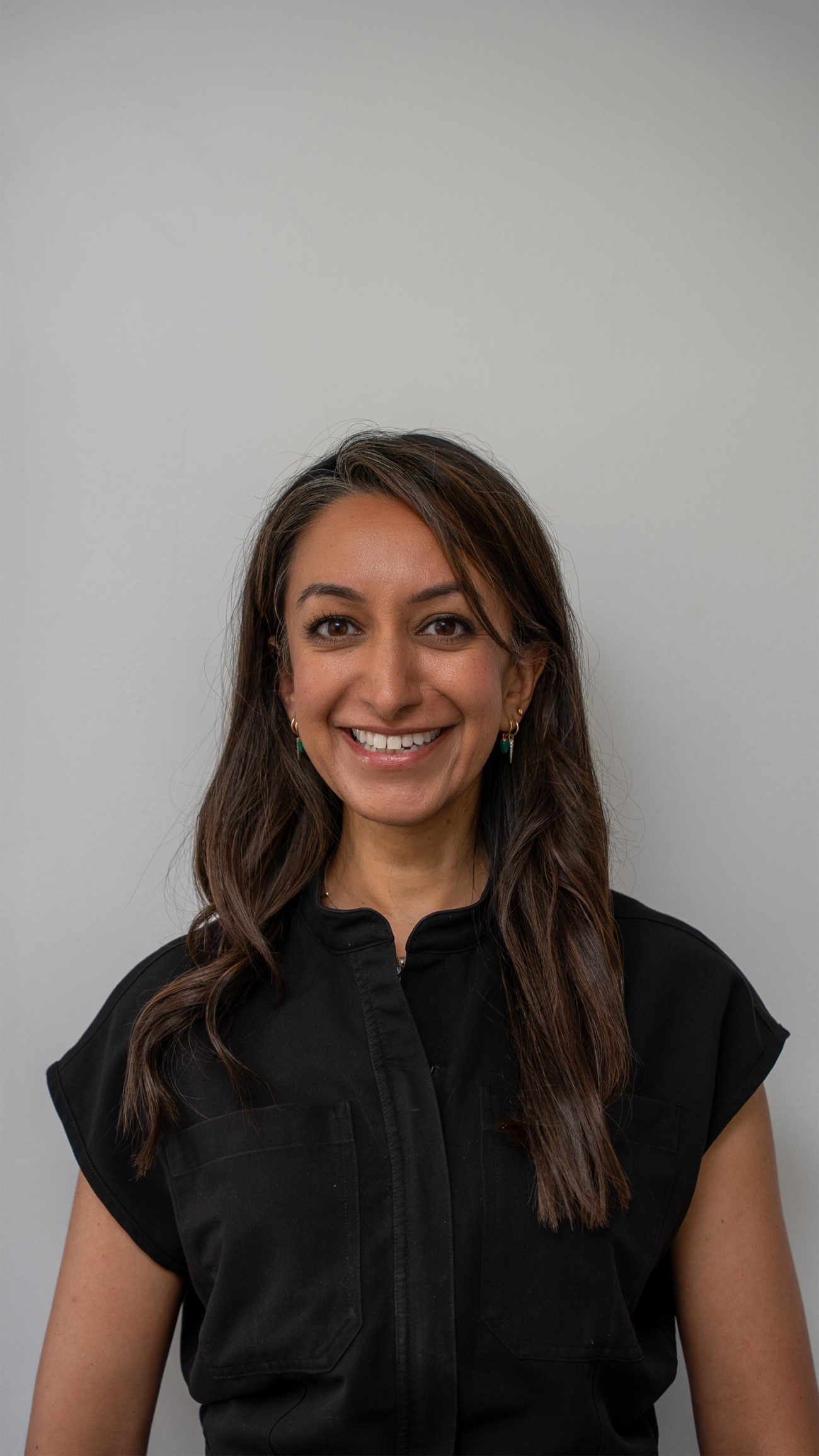 Headshot of Deepa Vakil