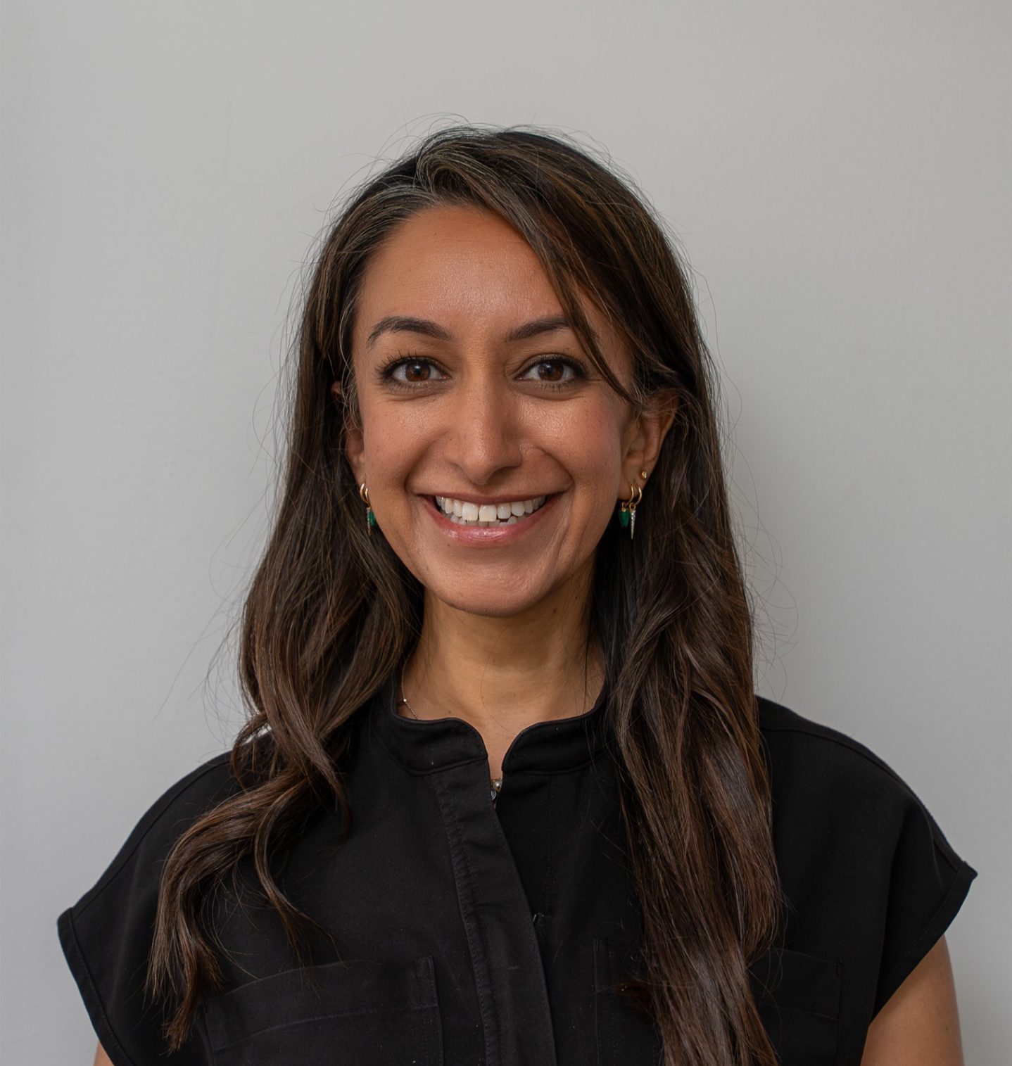 Headshot of Deepa Vakil